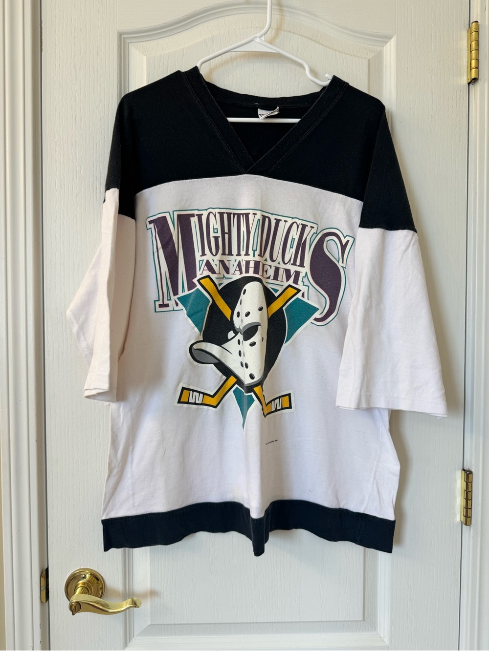 Vintage 1993 Anaheim Mighty Ducks NHL Hockey V-Neck Shirt Large True Fan